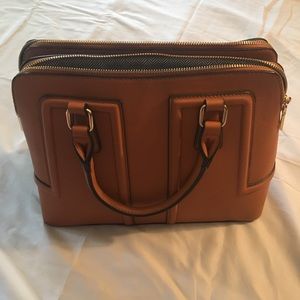 Light brown crossbody with two pockets